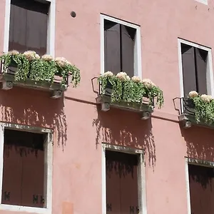 Casa Delle Ortensie , Venezia Italia